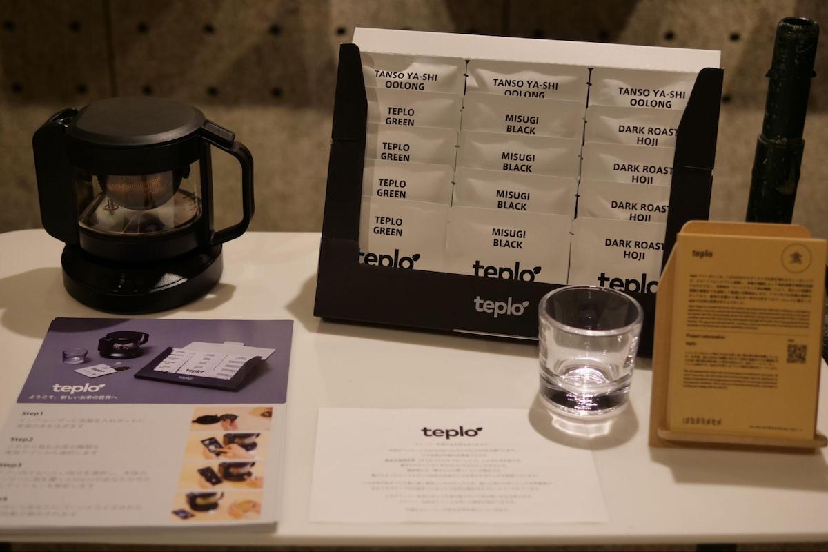 自分好みのお茶を入れることができるIoTティーポット「teplo」は、実機に加えてサブスクサービスで毎月届く茶葉セットも展示しています。